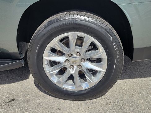 Used 2023 Chevrolet Suburban Premier image 27