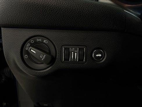 Used 2017 Dodge Challenger R/T Plus image 27