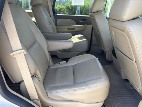 Used 2013 Chevrolet Tahoe LTZ image 16