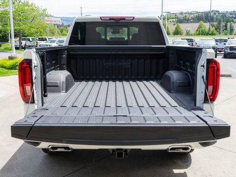 Used 2025 GMC Sierra 1500 AT4 w/ AT4 Premium Package AWD/4WD image 37
