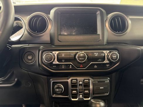 Used 2023 Jeep Wrangler Unlimited Sport AWD/4WD image 22