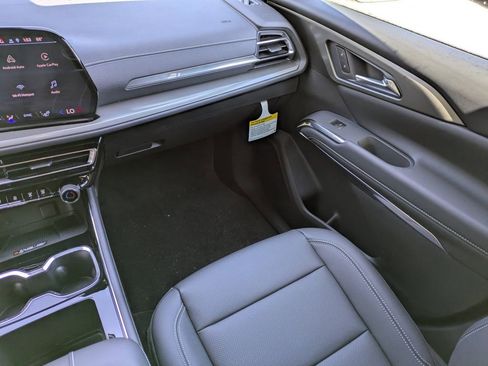 New 2026 Chevrolet Traverse LT w/ Driver Confidence Package image 18