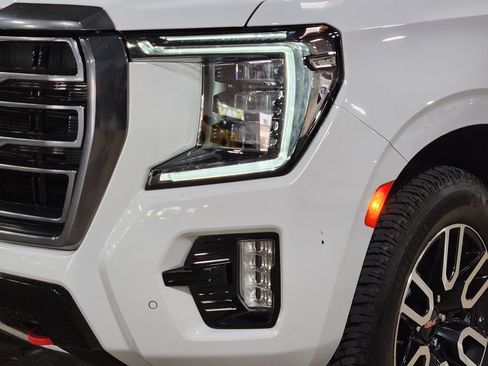 Used 2023 GMC Yukon AT4 AWD/4WD image 14