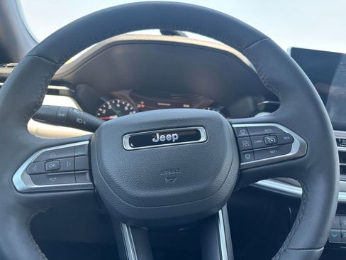 Used 2025 Jeep Compass Limited AWD/4WD image 25