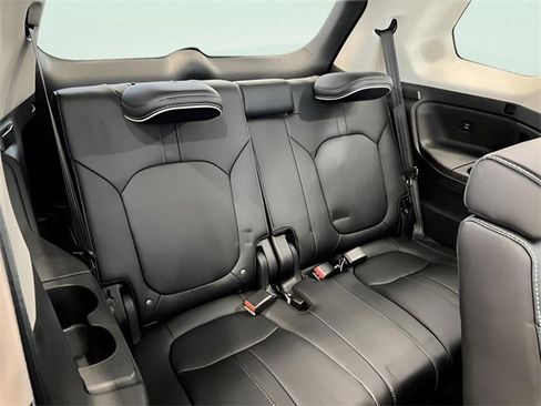 Used 2025 Honda Pilot Elite image 8