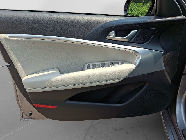 Used 2023 Genesis G70 2.0T RWD image 14