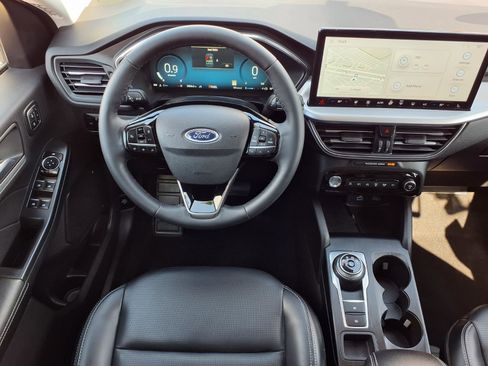 Used 2023 Ford Escape Platinum AWD/4WD image 6