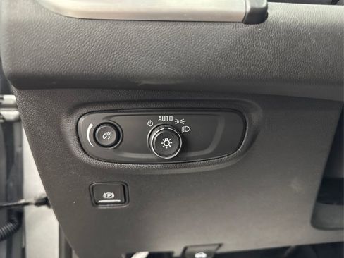 Used 2024 GMC Terrain SLE w/ Driver Convenience Package image 25