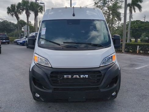 Used 2025 RAM ProMaster 2500 w/ Convenience Group image 3