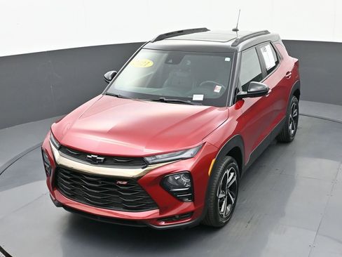 Used 2021 Chevrolet TrailBlazer RS w/ Sun and Liftgate Package image 37