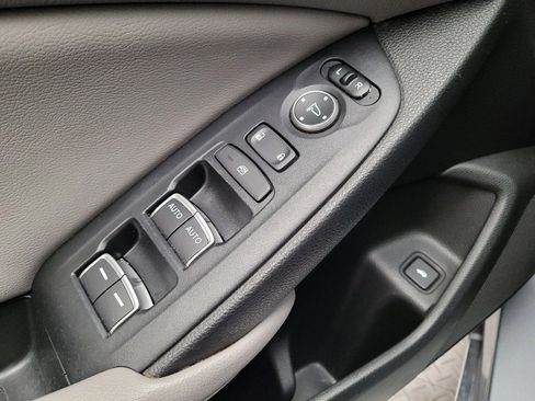 Used 2018 Honda Accord EX image 27