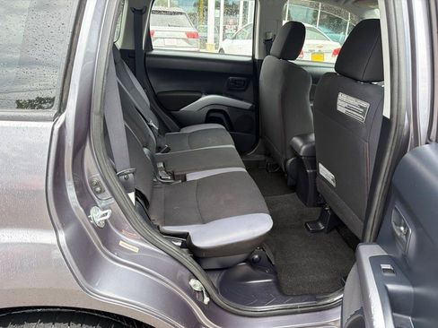Used 2008 Mitsubishi Outlander ES FWD image 10