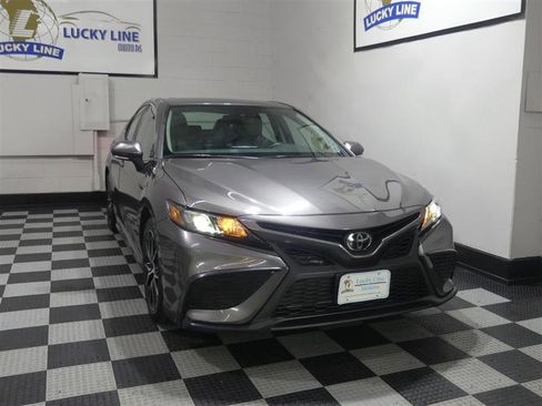 Used 2024 Toyota Camry SE w/ Cold Weather Package FWD image 5