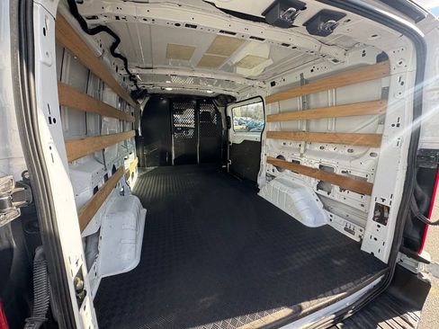 Used 2024 Ford Transit 250 Low Roof AWD w/ Exterior Upgrade Package image 27