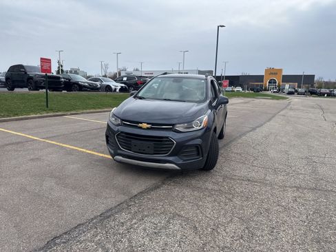 Used 2019 Chevrolet Trax LT w/ LT Convenience Package image 15