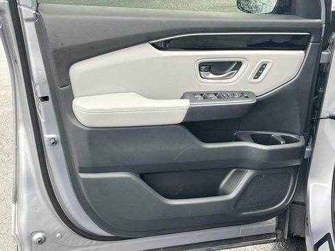 Used 2025 Honda Pilot EX-L image 27