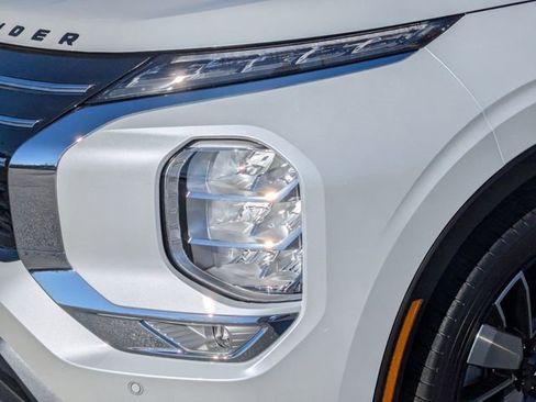 New 2026 Mitsubishi Outlander SEL FWD image 10