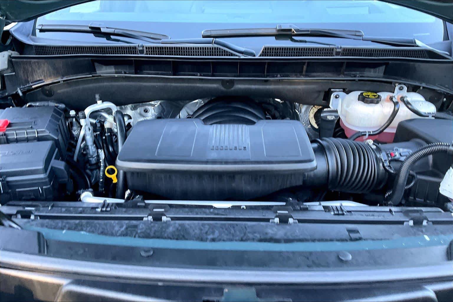 Used 2026 GMC Yukon XL AT4 w/ AT4 Premium Package AWD/4WD image 32