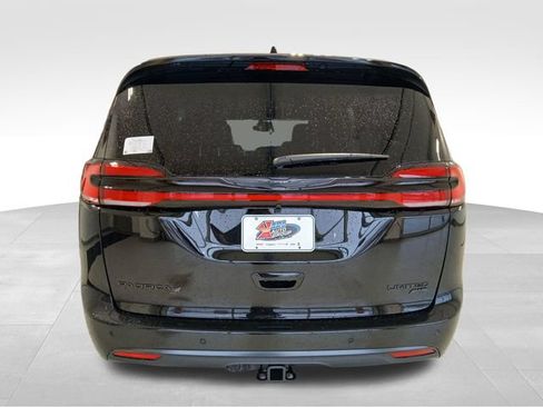 New 2026 Chrysler Pacifica Limited w/ S Appearance Package AWD/4WD image 4
