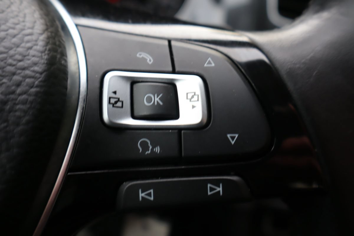 Used 2018 Volkswagen Golf S FWD image 30