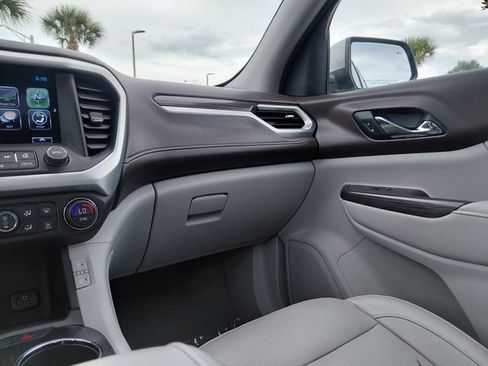 Used 2018 GMC Acadia SLT FWD image 19