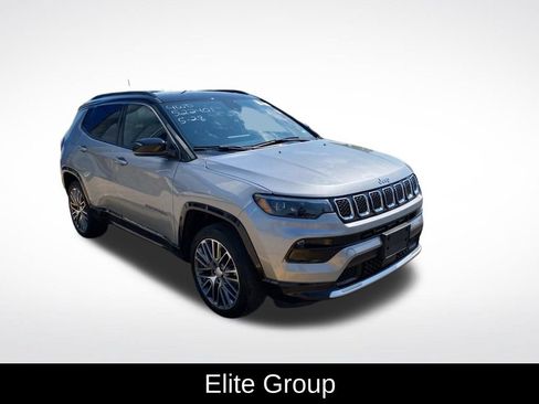 Used 2023 Jeep Compass Limited w/ Elite Group AWD/4WD image 3