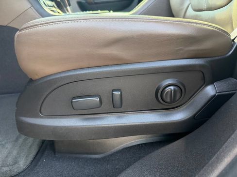 Used 2017 GMC Acadia Limited SLT FWD image 30