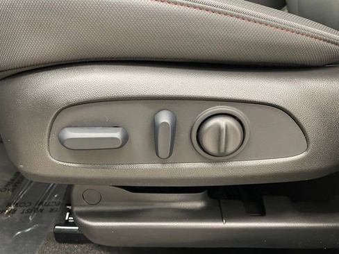 Certified 2023 Chevrolet TrailBlazer RS w/ Convenience Package image 11