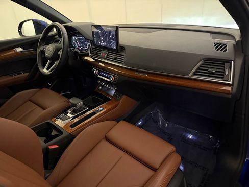Used 2023 Audi Q5 e Premium Plus w/ Premium Plus Package AWD/4WD image 31