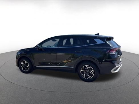 Used 2025 Kia Sportage LX FWD image 9