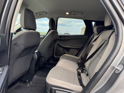 Used 2022 Ford Escape SE image 12