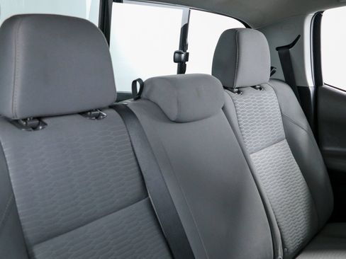 Used 2017 Toyota Tacoma SR5 AWD/4WD image 28