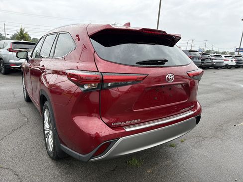 Used 2023 Toyota Highlander Platinum AWD/4WD image 5
