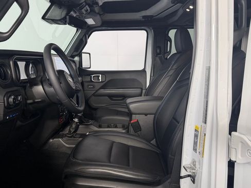 Used 2024 Jeep Wrangler Unlimited Rubicon 4xe AWD/4WD image 25