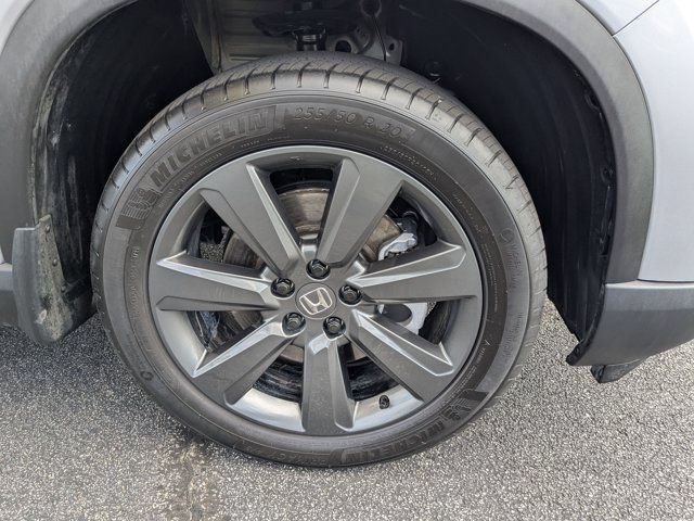 Used 2025 Honda Pilot Sport image 11