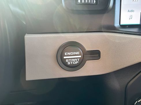 Used 2022 Ford Bronco Wildtrak AWD/4WD image 12