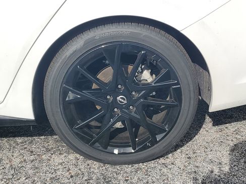 New 2025 Nissan Sentra SR w/ SR Premium Package image 7