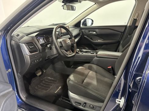 Used 2025 Nissan Rogue SV AWD/4WD image 15