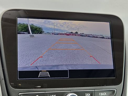 Used 2024 Chevrolet Malibu LT FWD image 16