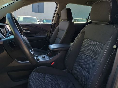 Used 2023 GMC Terrain SLE w/ Elevation Edition image 16