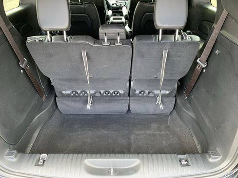 Used 2025 Chrysler Pacifica Select FWD image 44