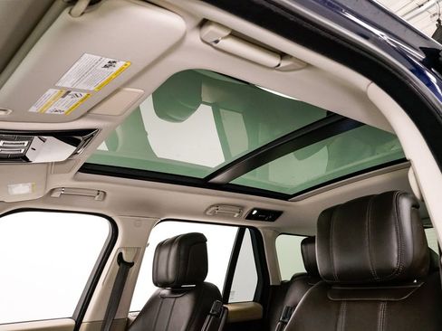 Used 2020 Land Rover Range Rover HSE image 11