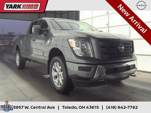Certified 2024 Nissan Titan SV w/ SV Convenience Package image 1