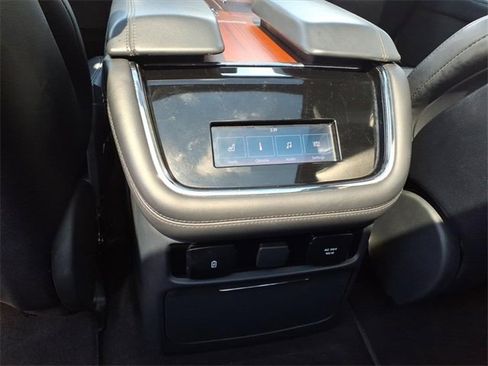 Used 2024 Lincoln Navigator Premiere image 11