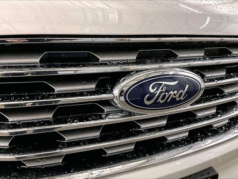 Used 2023 Ford Edge Titanium image 29