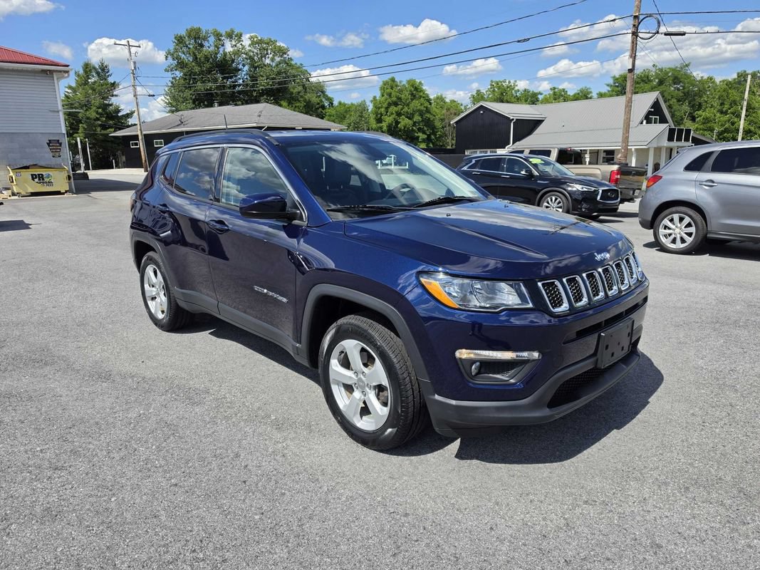 Used 2018 Jeep Compass Latitude w/ Popular Equipment Group AWD/4WD image 1