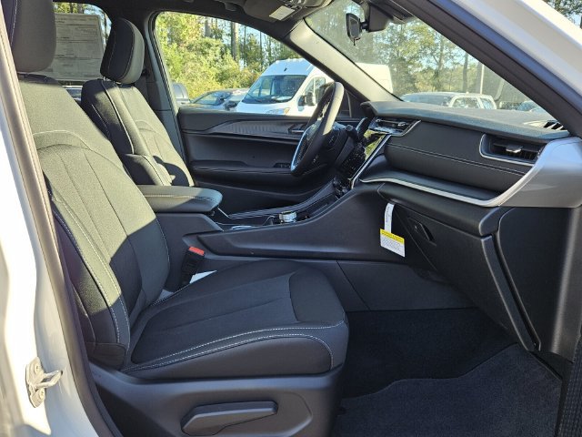 New 2025 Jeep Grand Cherokee Laredo RWD image 14