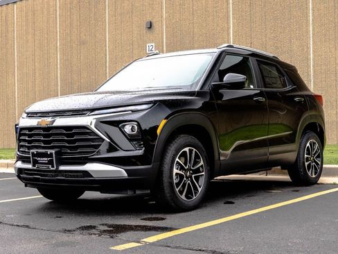 New 2026 Chevrolet TrailBlazer LT w/ LT Cold Weather Package AWD/4WD image 4