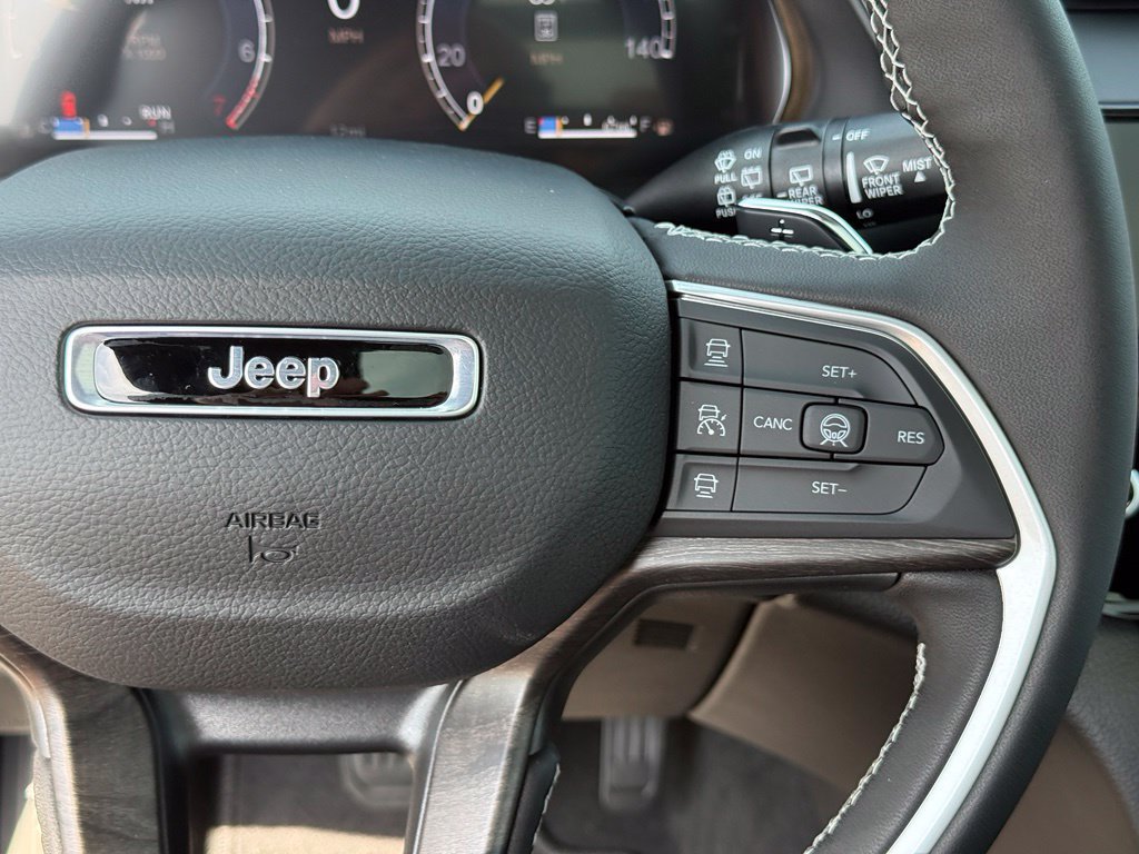 New 2027 Jeep Grand Cherokee Limited AWD/4WD image 15