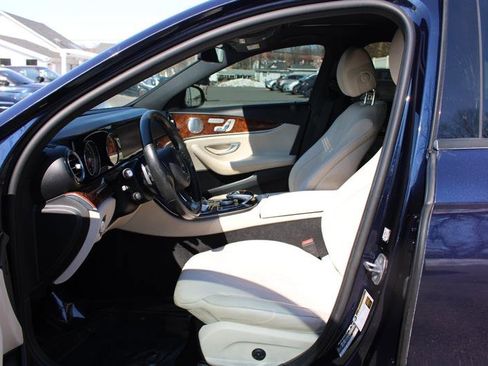 Used 2017 Mercedes-Benz E 300 4MATIC image 11